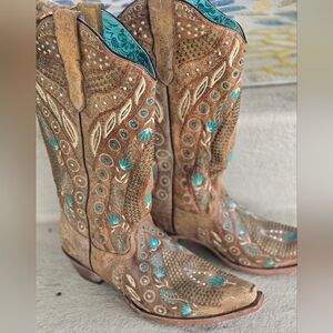 Corral Women's E1519 Cowhide Floral Embroidered Pointed Toe Cowboy Boots 12